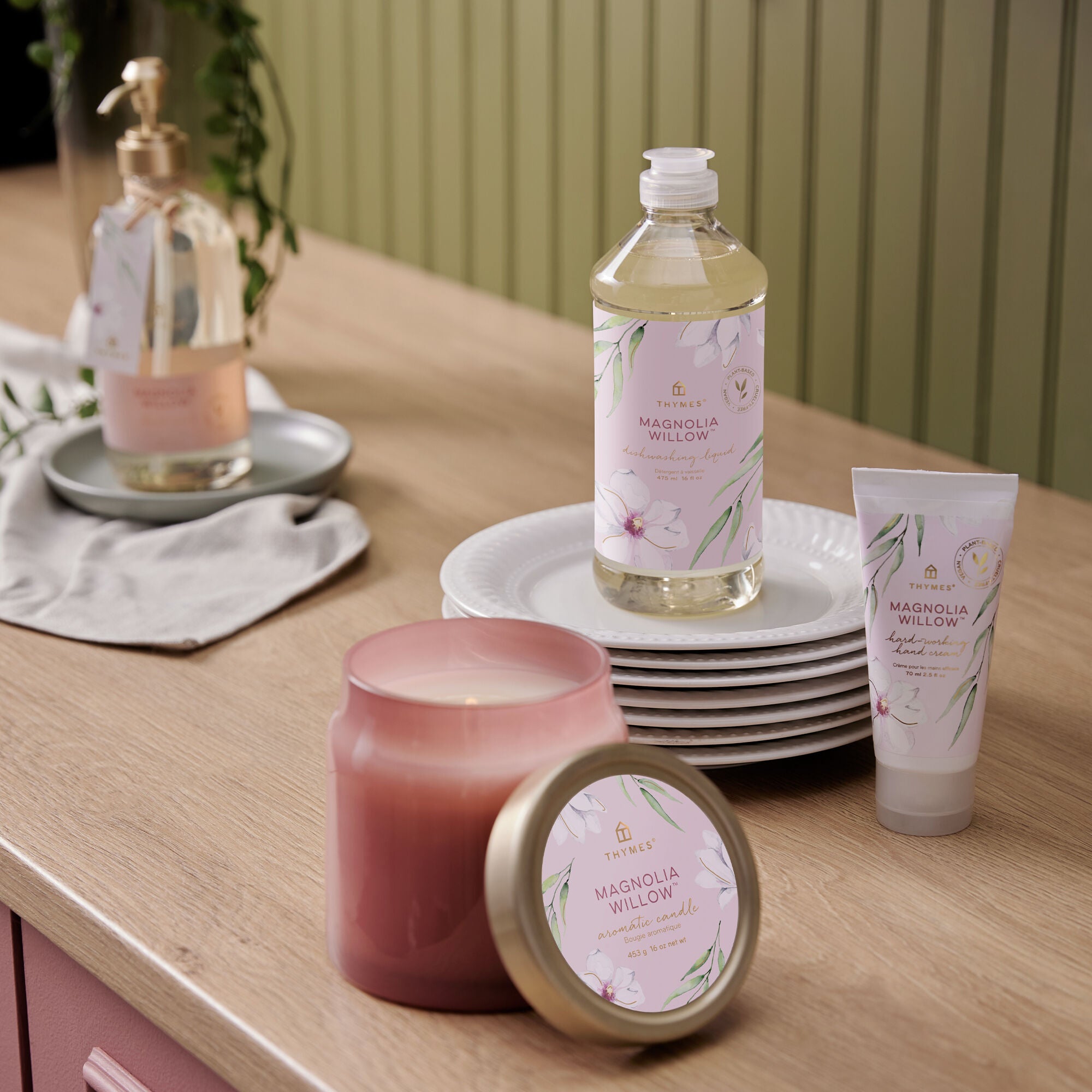 Alternative view of Magnolia Willow Statement Poured Candle